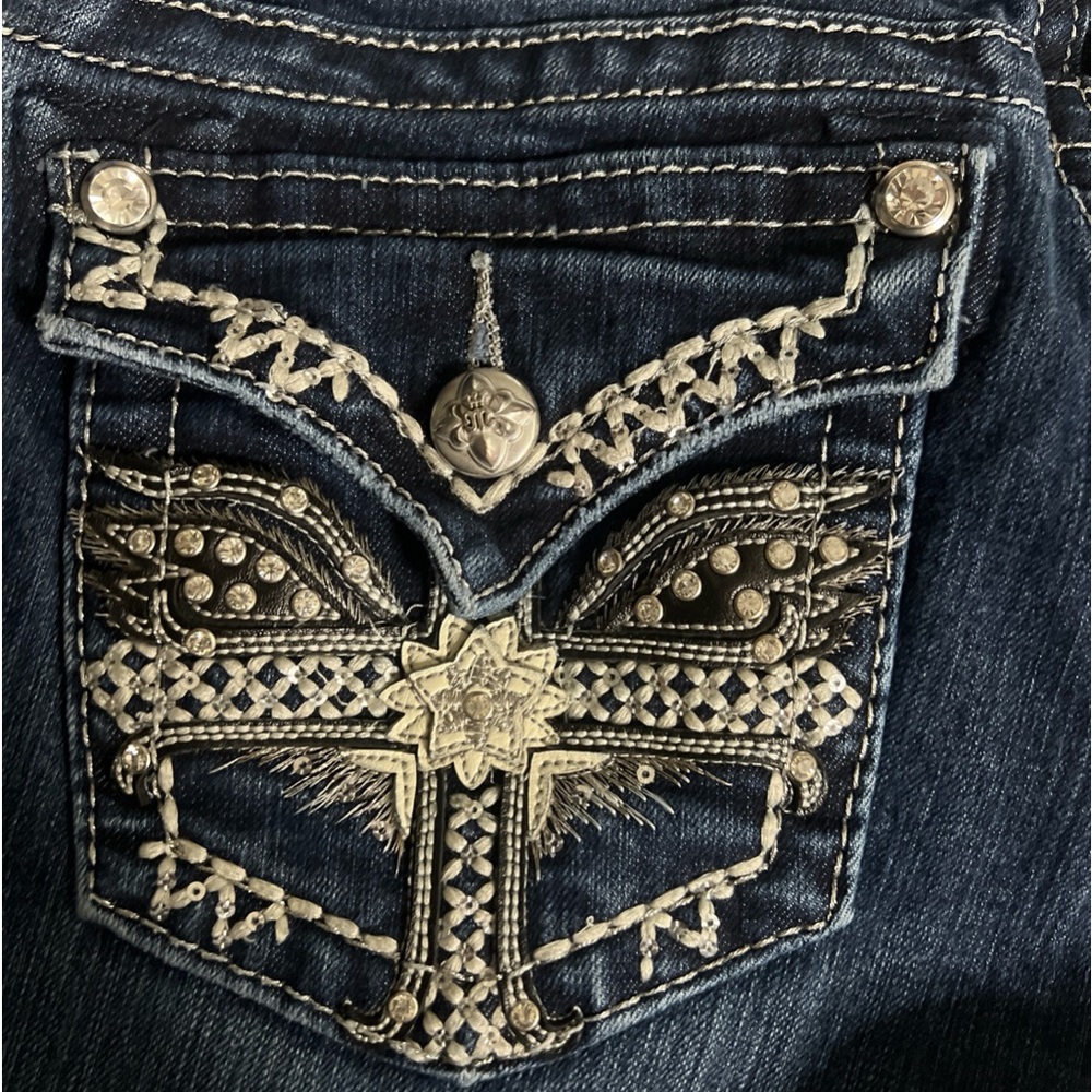 Miss Me Jean size 28 signature Boot cut